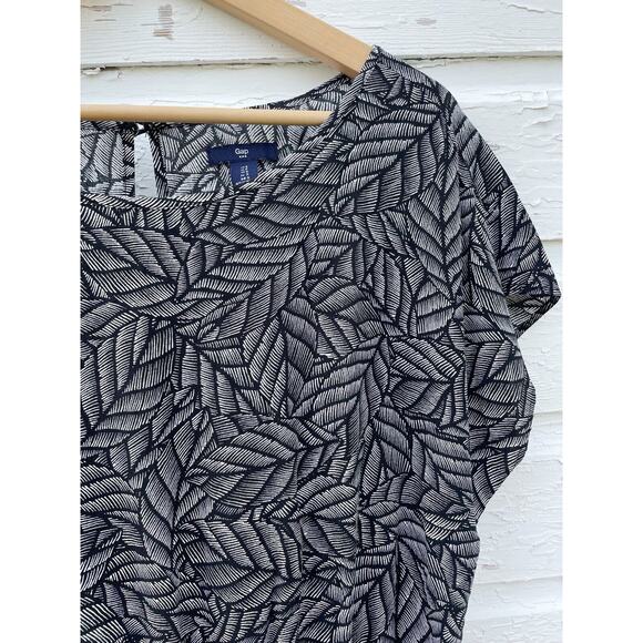 GAP Dress Size S Black Leaf Pattern Short Sleeved Bloused Waist Minimalist - Picture 3 of 6